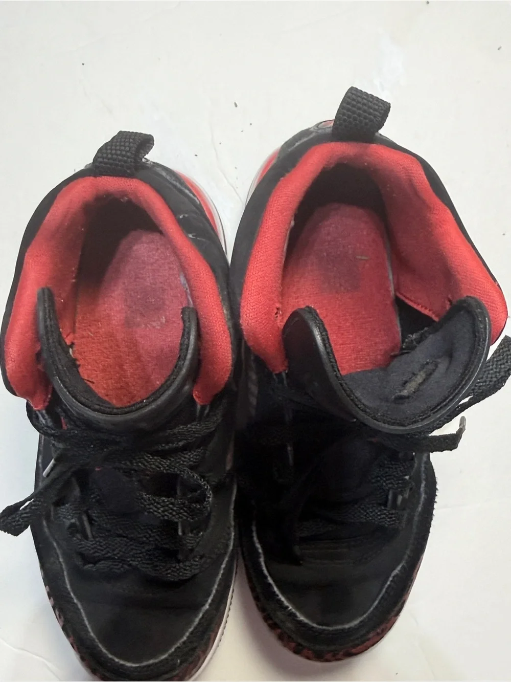 Jordan kid’s black & red high-top sneakers Boy’s size 2Y